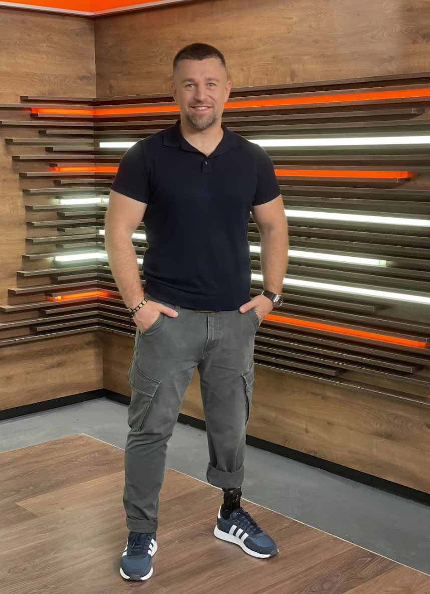 Рушниця і навіть банан: які новорічні подарунки назавжди запам'яталися відомим артистам